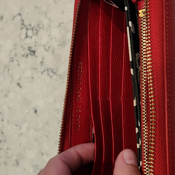 Marc By Marc Jacobs Classic Q Slim Zip Around Wallet Red Leather - Picture 6 of 14